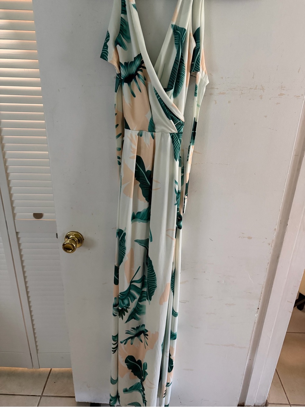 Tropical Leaf Print Maxi Dress in Cream and Green